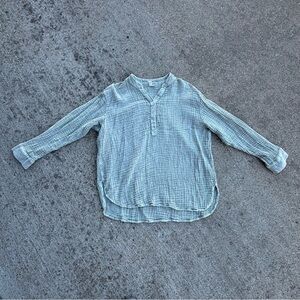 Elan Textured Green Button-Up Top